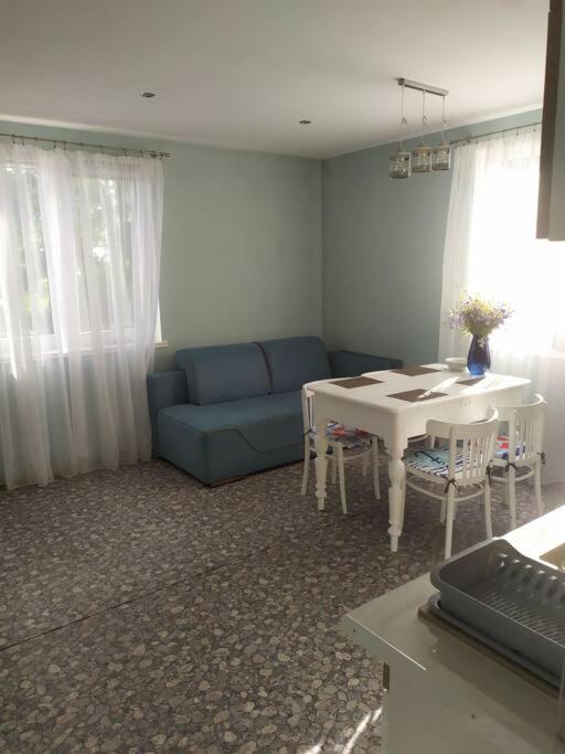 Dom W Malowniczej Wsi Z Imprezowa Stodola Hot Tub Jacuzzi Βίλα Zakrzewo Zalesie Εξωτερικό φωτογραφία